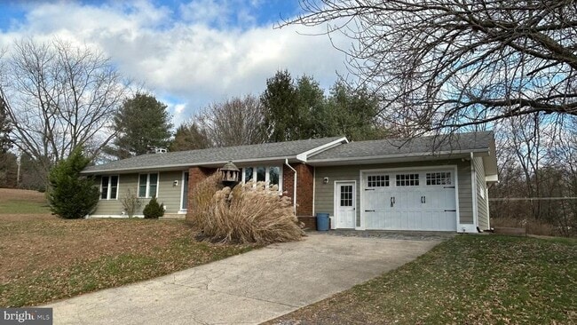 property at 136 Cedar Knoll Rd