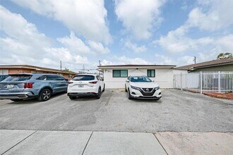 30 NW 56th Ct in Miami, FL - Building Photo - Building Photo