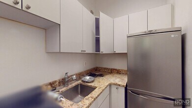 346 East 87 Street in New York, NY - Foto de edificio - Floor Plan
