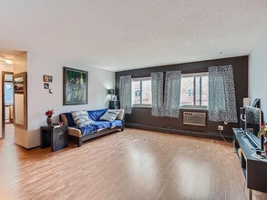 2630 Pleasant Avenue, Unit 202 in Minneapolis, MN - Foto de edificio - Building Photo