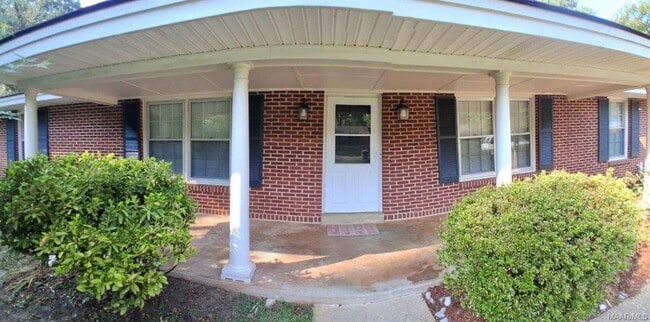 3733 Royal Crest Dr in Montgomery, AL - Building Photo - Building Photo