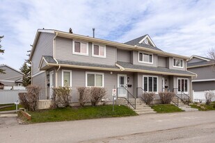 55 Falconer Terr NE in Calgary, AB - Building Photo