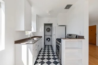 2001 N Alvarado St, Unit 2001 in Los Angeles, CA - Building Photo - Building Photo