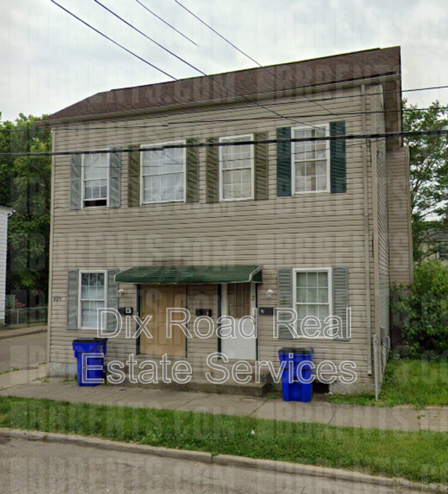 829 Maple Ave in Hamilton, OH - Building Photo