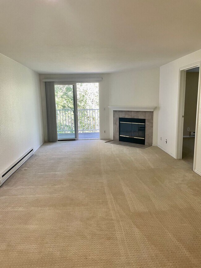 12740 NE 10th Pl in Bellevue, WA - Building Photo - Building Photo