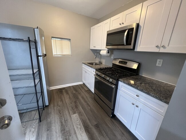 3320 Gwynns Falls Pky, Unit B in Baltimore, MD - Building Photo - Building Photo