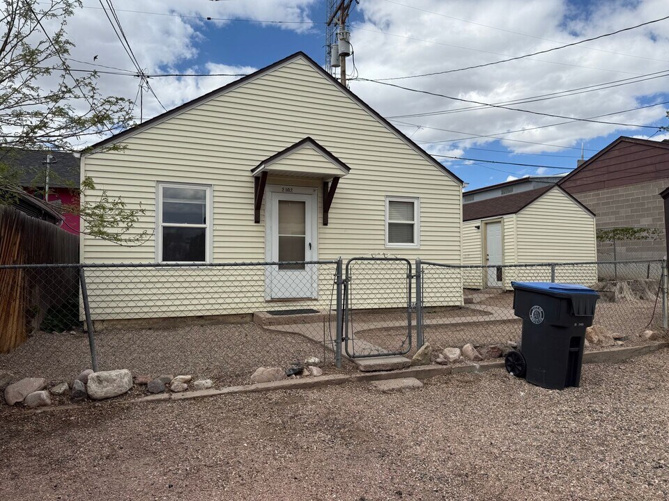 2104 E 13th St in Cheyenne, WY - Building Photo
