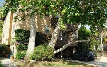1537 Berkeley St in Santa Monica, CA - Building Photo - Building Photo