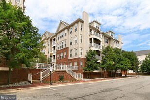 5120 Donovan Dr in Alexandria, VA - Building Photo