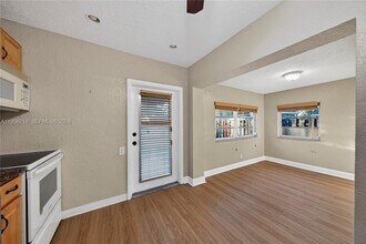 5265 NE 1st Terrace in Oakland Park, FL - Building Photo - Building Photo