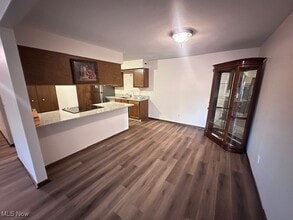 5458 SOM Center Road in Willoughby, OH - Building Photo - Building Photo