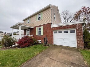 4225 Lexington St in Harrisburg, PA - Building Photo - Building Photo