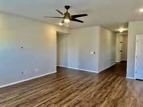 920 Queen St in Centerton, AR - Building Photo - Building Photo