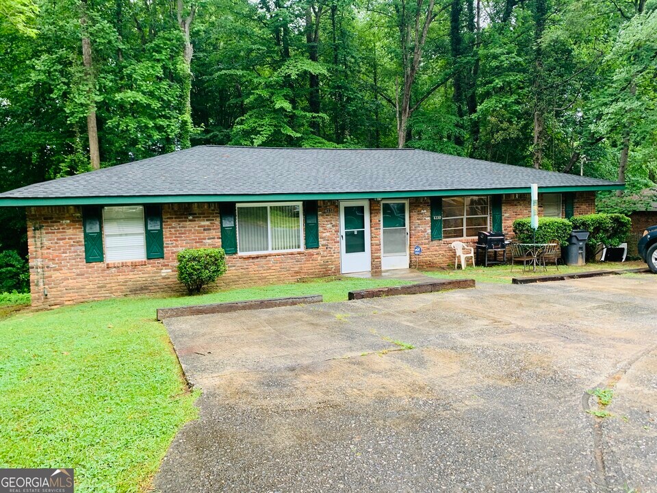 6330 Raymond Terrace in Union City, GA - Building Photo