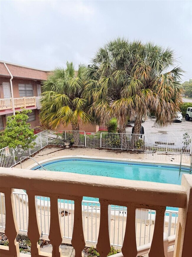 241 SE 9th Ave in Pompano Beach, FL - Building Photo - Building Photo