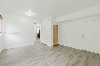 109 NW 6th Ave in Miami, FL - Building Photo - Building Photo