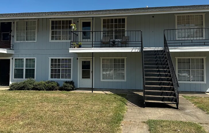 501 Brooks Rd in Columbus, MS - Foto de edificio
