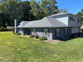 2346 W 38th St, Unit B in Erie, PA - Building Photo