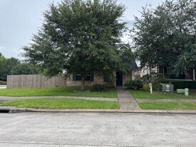 832 Belvedere Dr in Conroe, TX - Building Photo