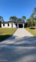 1037 Barcelona St E in Lehigh Acres, FL - Building Photo