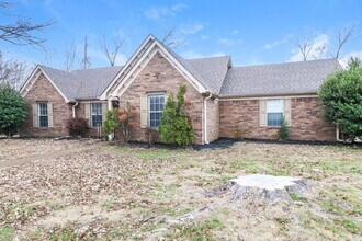 2612 Appling Glen Dr in Memphis, TN - Foto de edificio - Building Photo