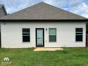 174 Park Dr N in Clanton, AL - Foto de edificio - Building Photo