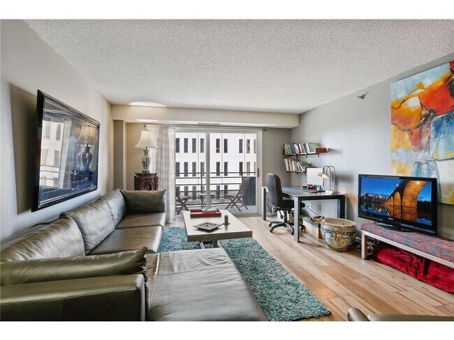 121 Washington Ave S