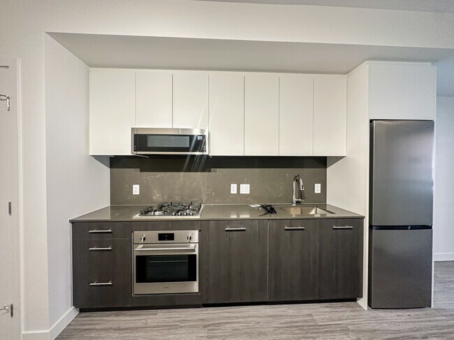 730-732 2 Ave SW in Calgary, AB - Building Photo - Building Photo