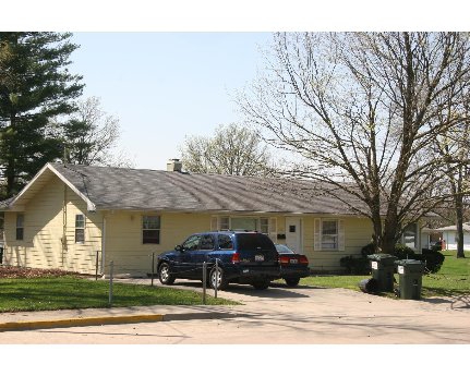 EIU Student Housing #6 in Charleston, IL - Foto de edificio