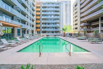 333 E Roosevelt St in Phoenix, AZ - Foto de edificio - Building Photo