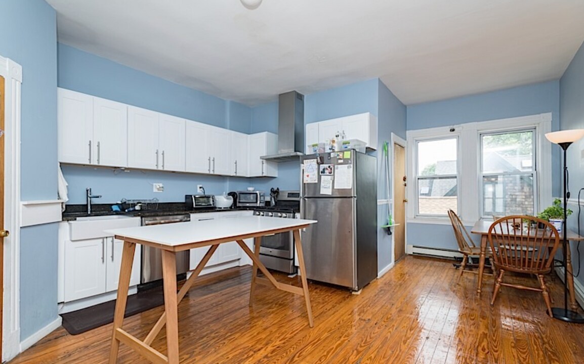 221 Prospect St, Unit 1 in Cambridge, MA - Building Photo