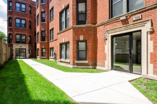 7526 N Seeley Ave in Chicago, IL - Building Photo