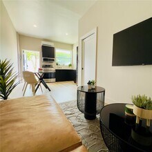 220 NW 126th St-Unit -B in North Miami, FL - Building Photo - Building Photo