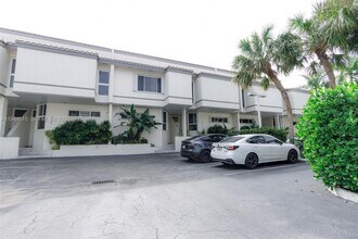 3920 NE 168th St in North Miami Beach, FL - Building Photo - Building Photo