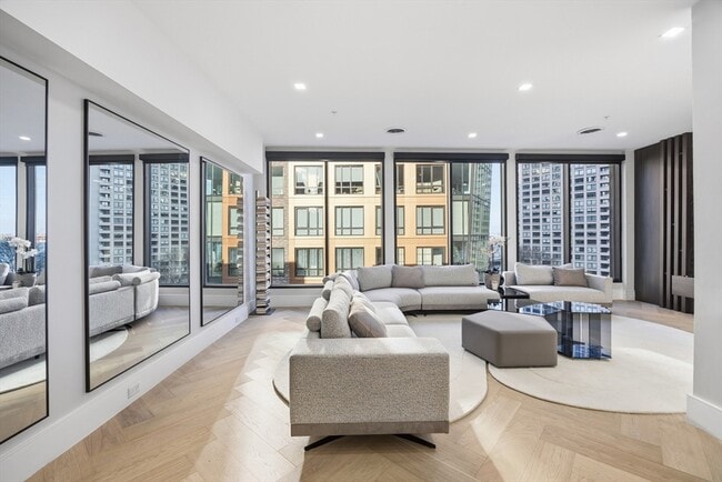 125 Broad St in Boston, MA - Building Photo - Building Photo