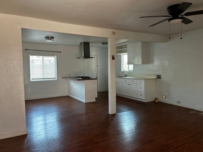 property at 2813 N Santa Fe Ave