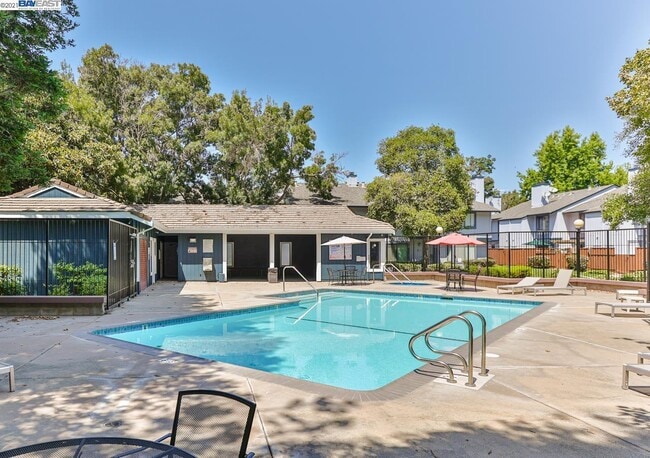 property at 6119 Thornton Ave