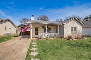 6 Happy Hollow Ct in Wimberley, TX - Building Photo