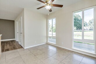 25265 Carlsbad Ave in Davis, CA - Building Photo - Building Photo
