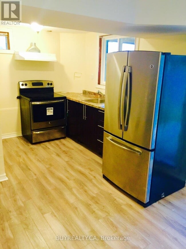 85 October Ln in Aurora, ON - Building Photo - Building Photo