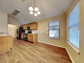 1576 Sandhurst Dr in Waxahachie, TX - Building Photo - Building Photo