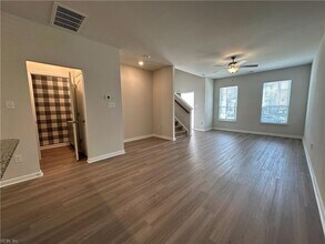 1521 Auckland Ct in Newport News, VA - Building Photo - Building Photo