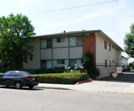 4811 Canoga St in Montclair, CA - Building Photo - Building Photo