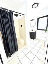 14 Hackmatack St in Manchester, CT - Building Photo - Building Photo