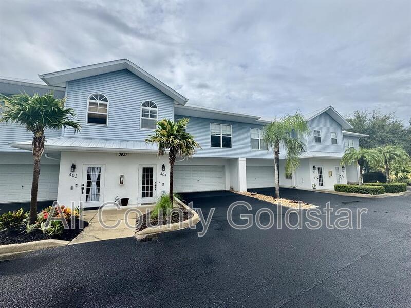 3921 Cape Haze Dr in Rotonda West, FL - Building Photo