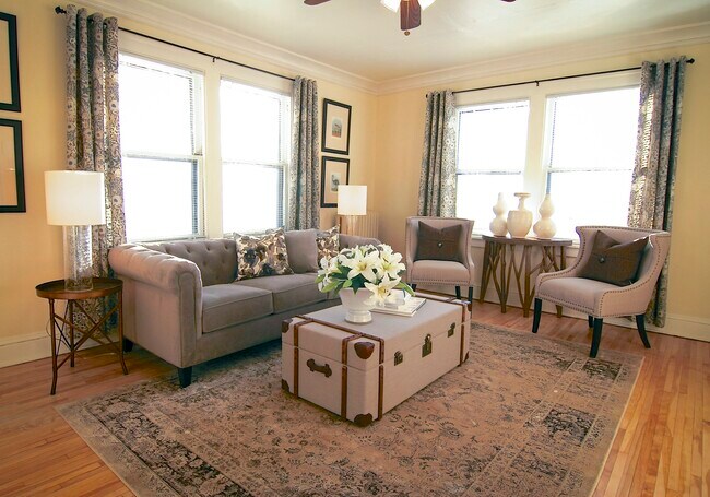 1604 Charles in St. Paul, MN - Building Photo - Building Photo
