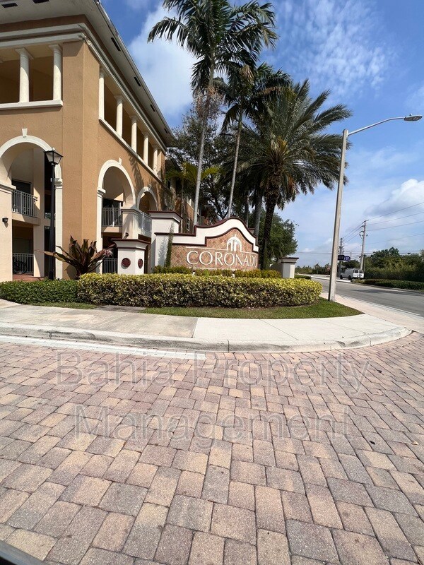10885 NW 89th Terrace in Doral, FL - Building Photo - Building Photo