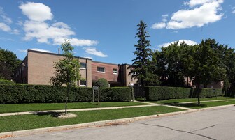19-27 Tealham Dr in Toronto, ON - Building Photo