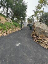 24690 W Saddle Peak Rd in Malibu, CA - Building Photo