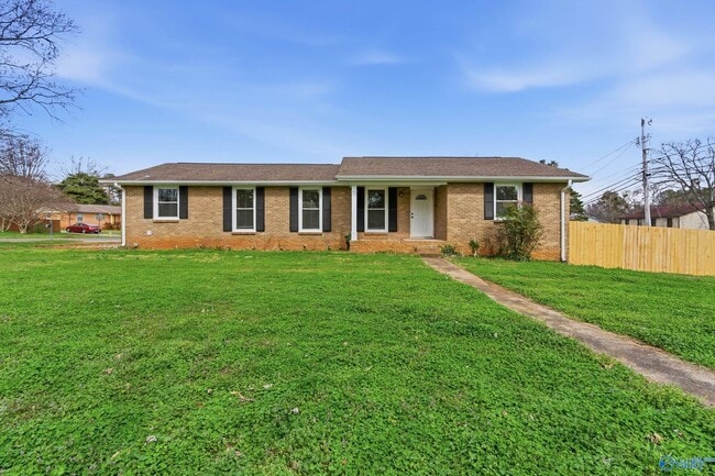 property at 400 Harolds Dr NW